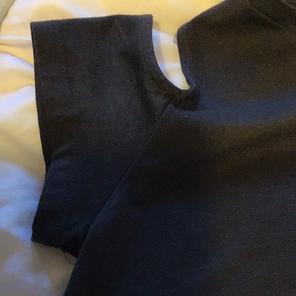 Top - Picture 2 of 4